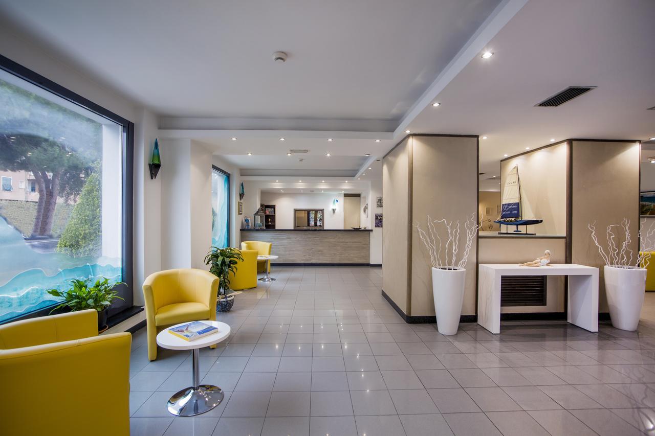 Hotel Riviera 3 Stelle Con Piscina Estiva Gratuita E Garage A Pagamento สโปตัวร์โน ภายนอก รูปภาพ